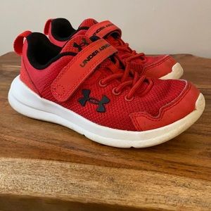 Boys Under Armour tennis shoes